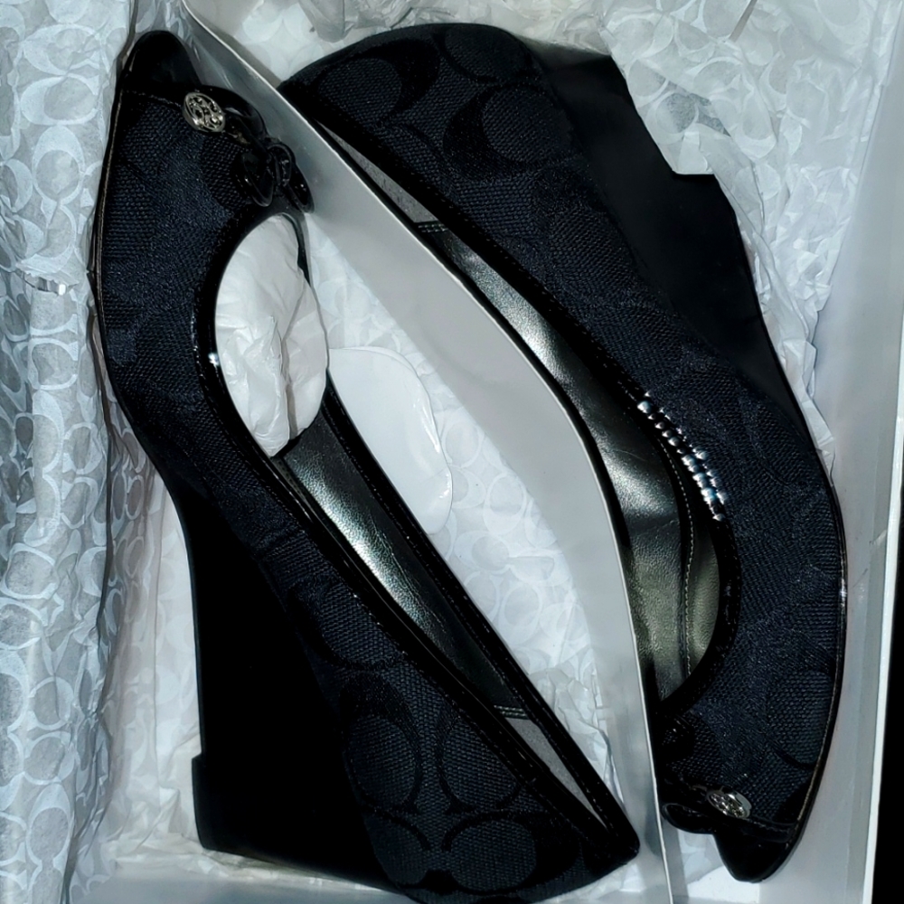 Coach Peep Toe Wedges Size 6M, Black with patent leather lining
